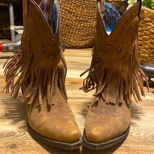 Dingo short leather cowgirl boots with Fringe, size 8.5M, Brown Leather